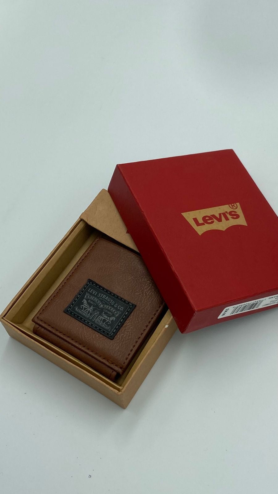Levi’s Men’s Trifold Wallet With Batwing Patch