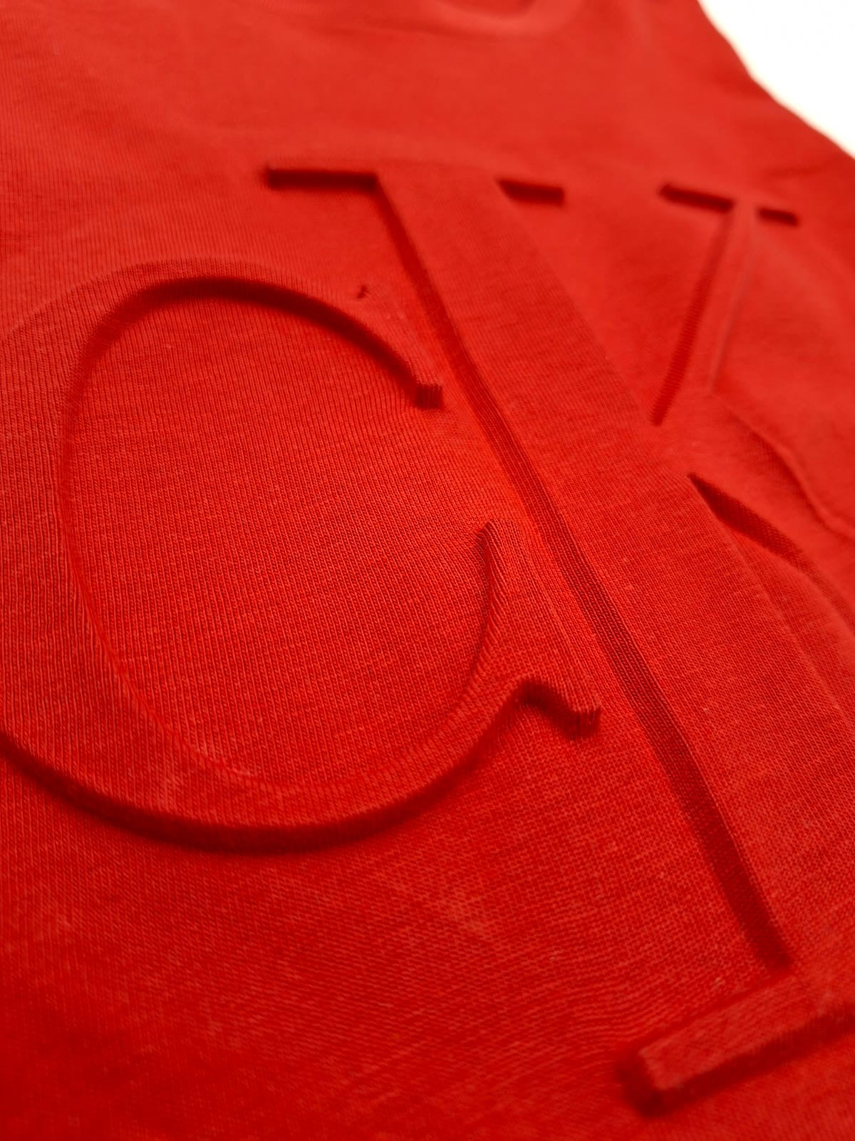 Camiseta Monogram Embossed de Calvin Klein Jeans