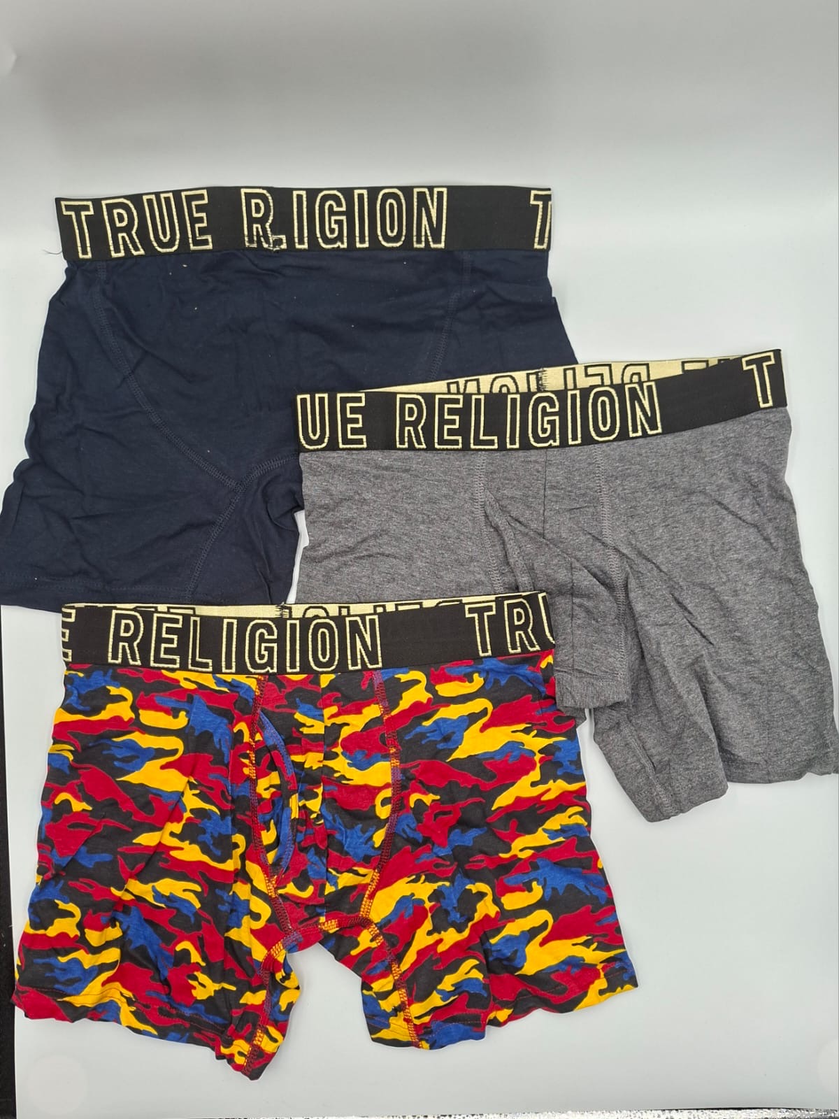 Front Fly Boxer Briefs (Bóxer con abertura frontal) paquete de 3 piezas de la marca True Religion