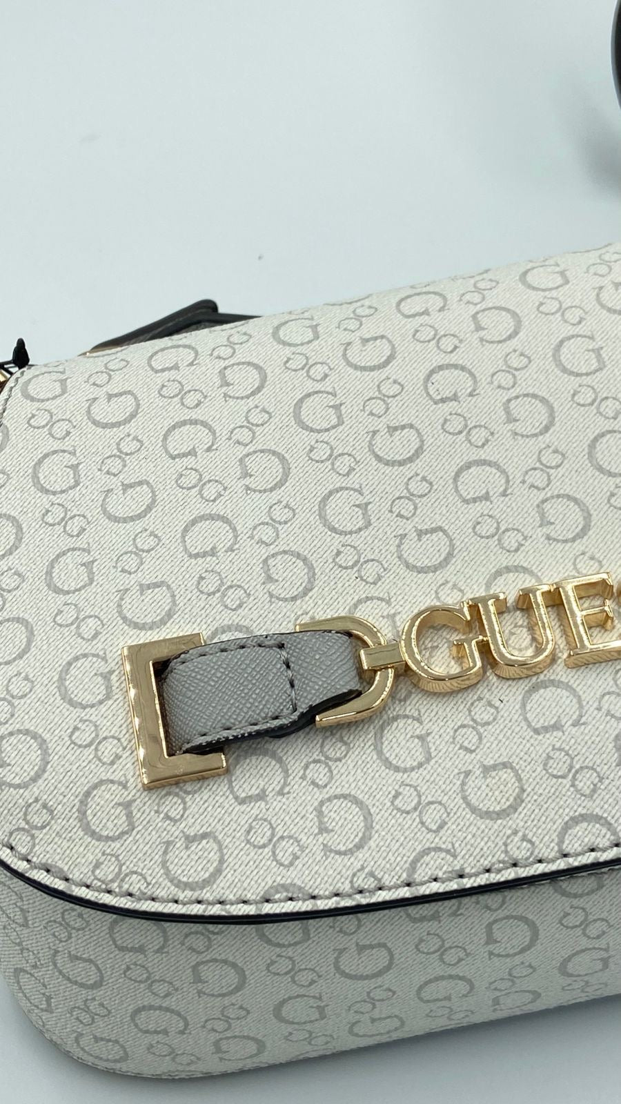 Bolso Guess Izzy Saddle Bag