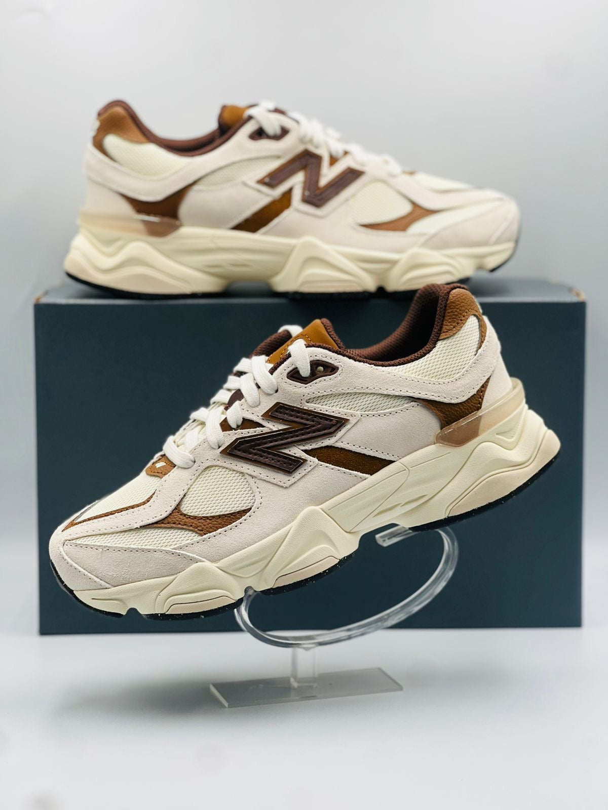 New Balance 9060 Crema