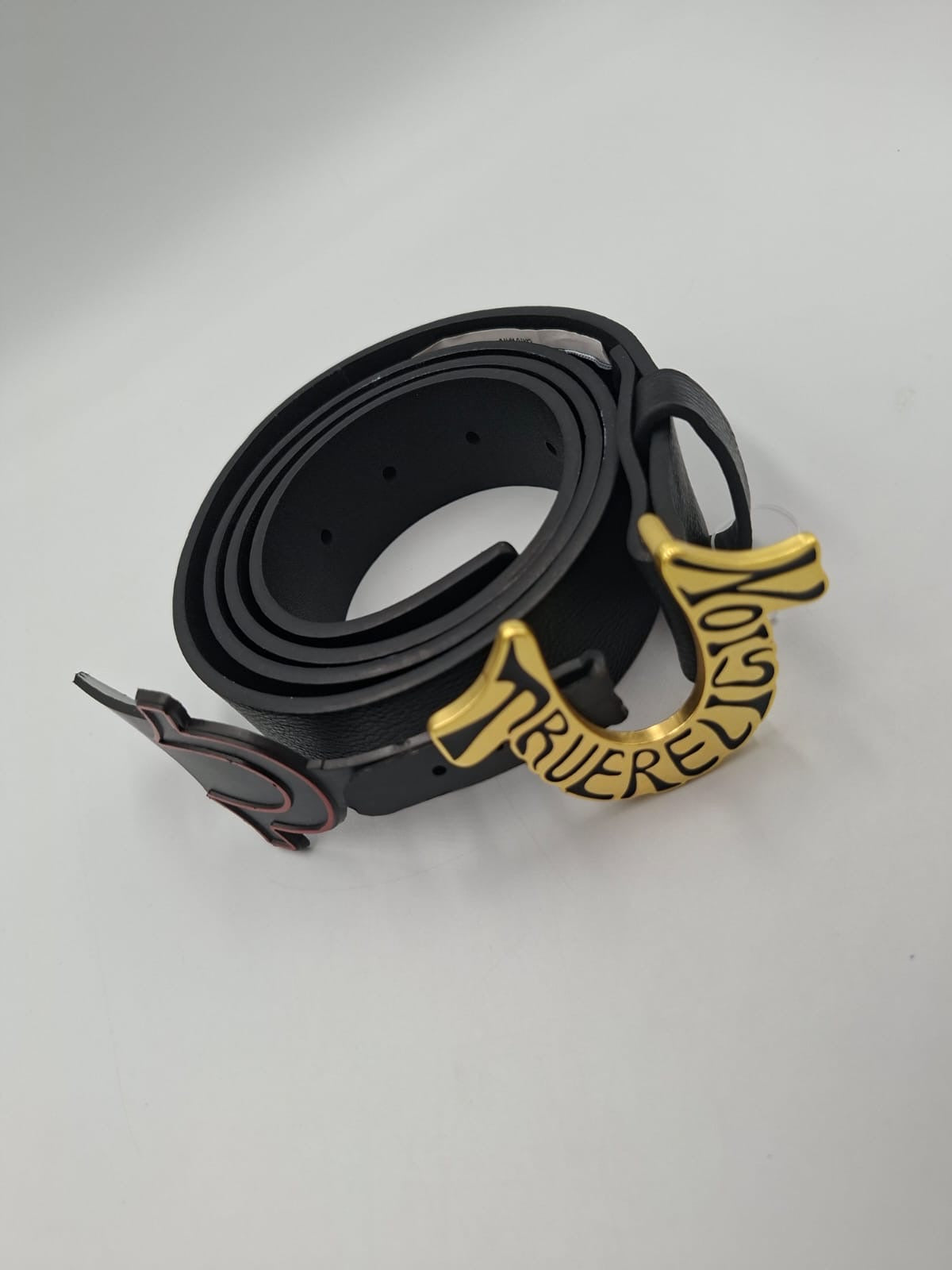 True Religion con hebilla de herradura (Horshoe Buckle)