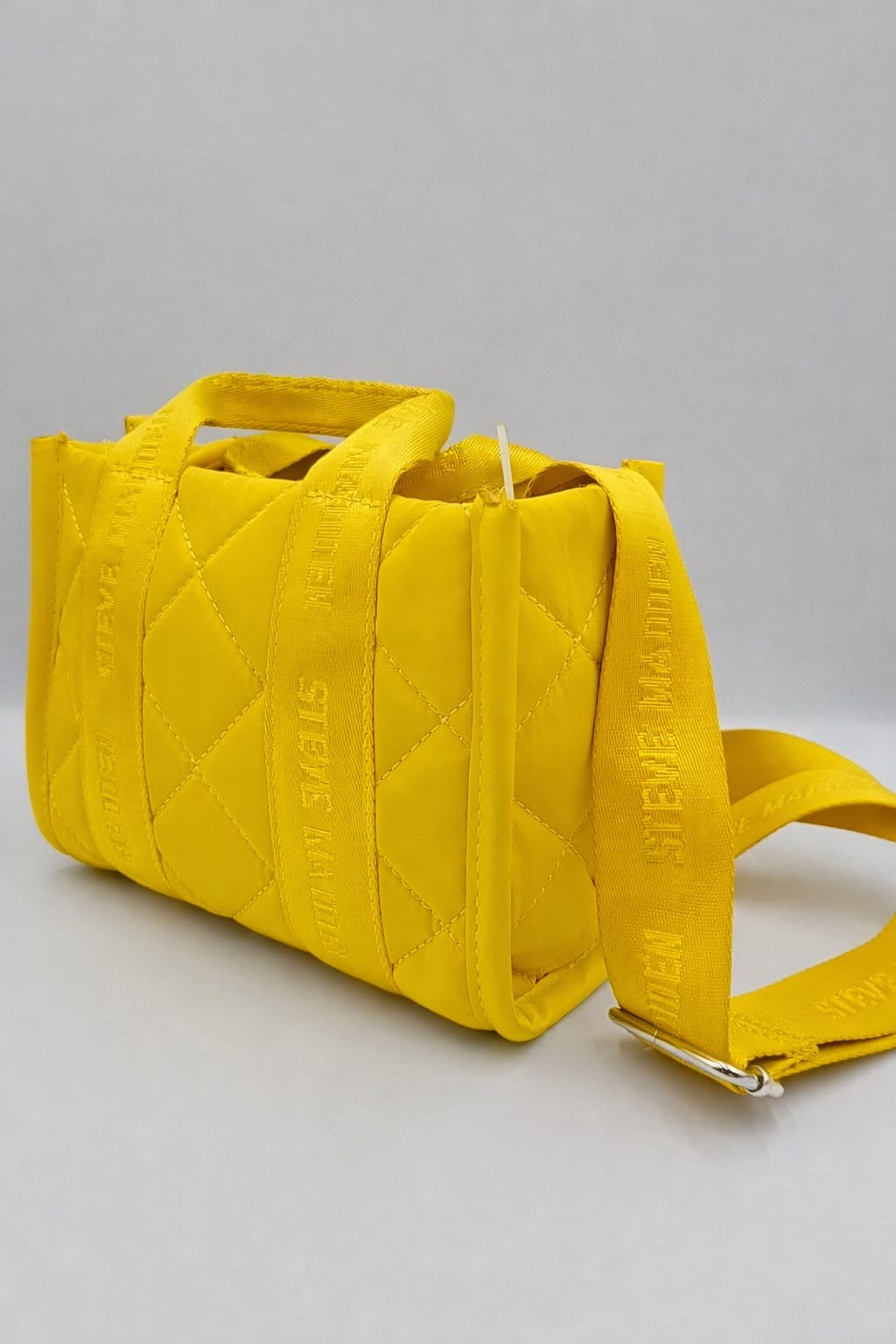 Steven Madden Mini Tote Acolchonado