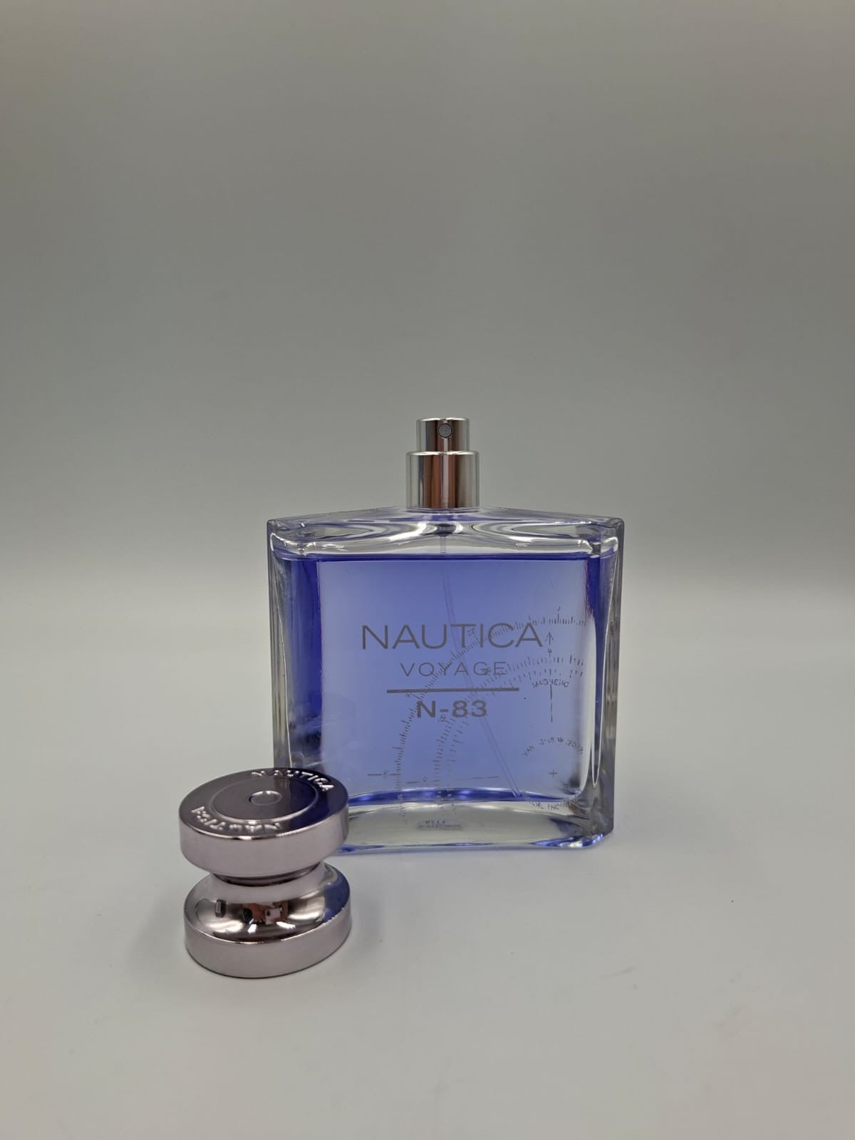 Nautica Voyage N-83 en su presentación de 100 ml (3.3 fl oz)