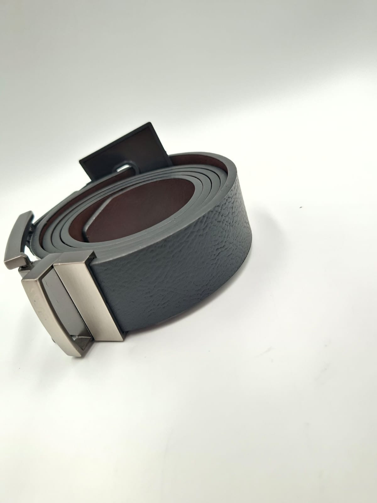 Guess Reversible Dress Belt 
XL 42-44