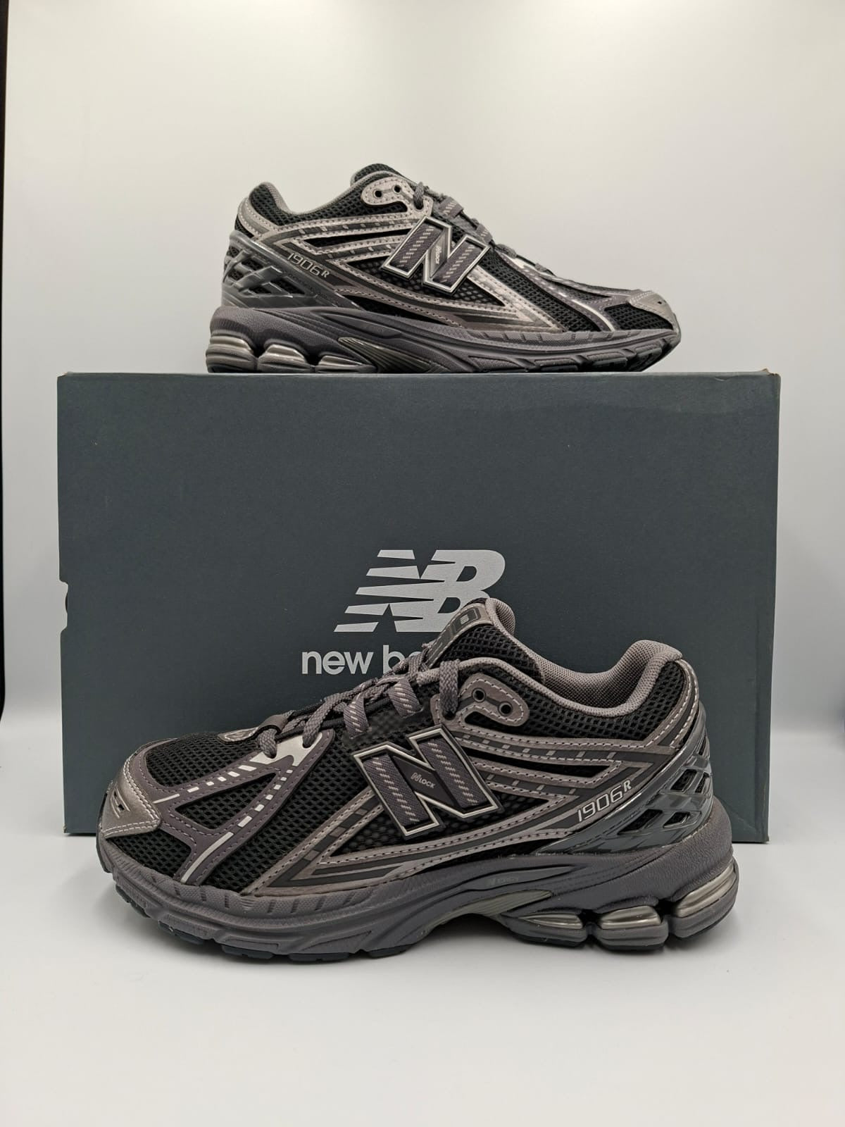 New Balance 1906R