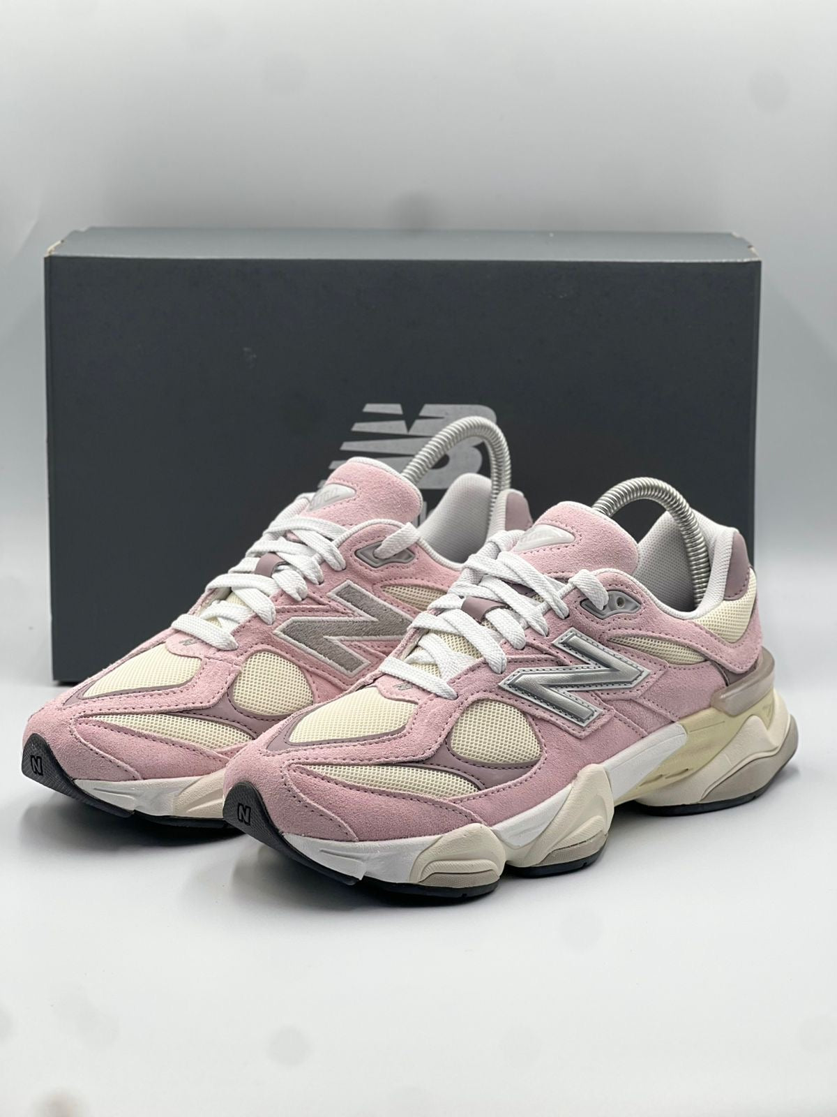 New Balance 9060 Pink