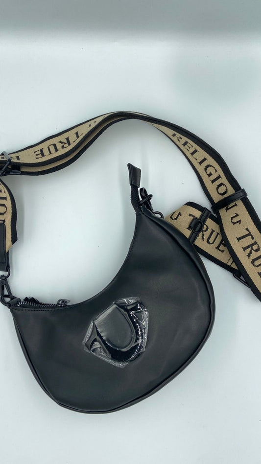 Bolsa True Religion Horseshoe Strap Crescent Shoulder Bag