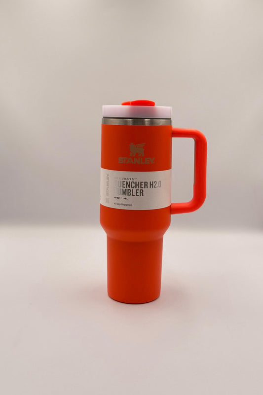 Stanley Quencher H2.0 Flowstate 
1.18 L 
Color naranja