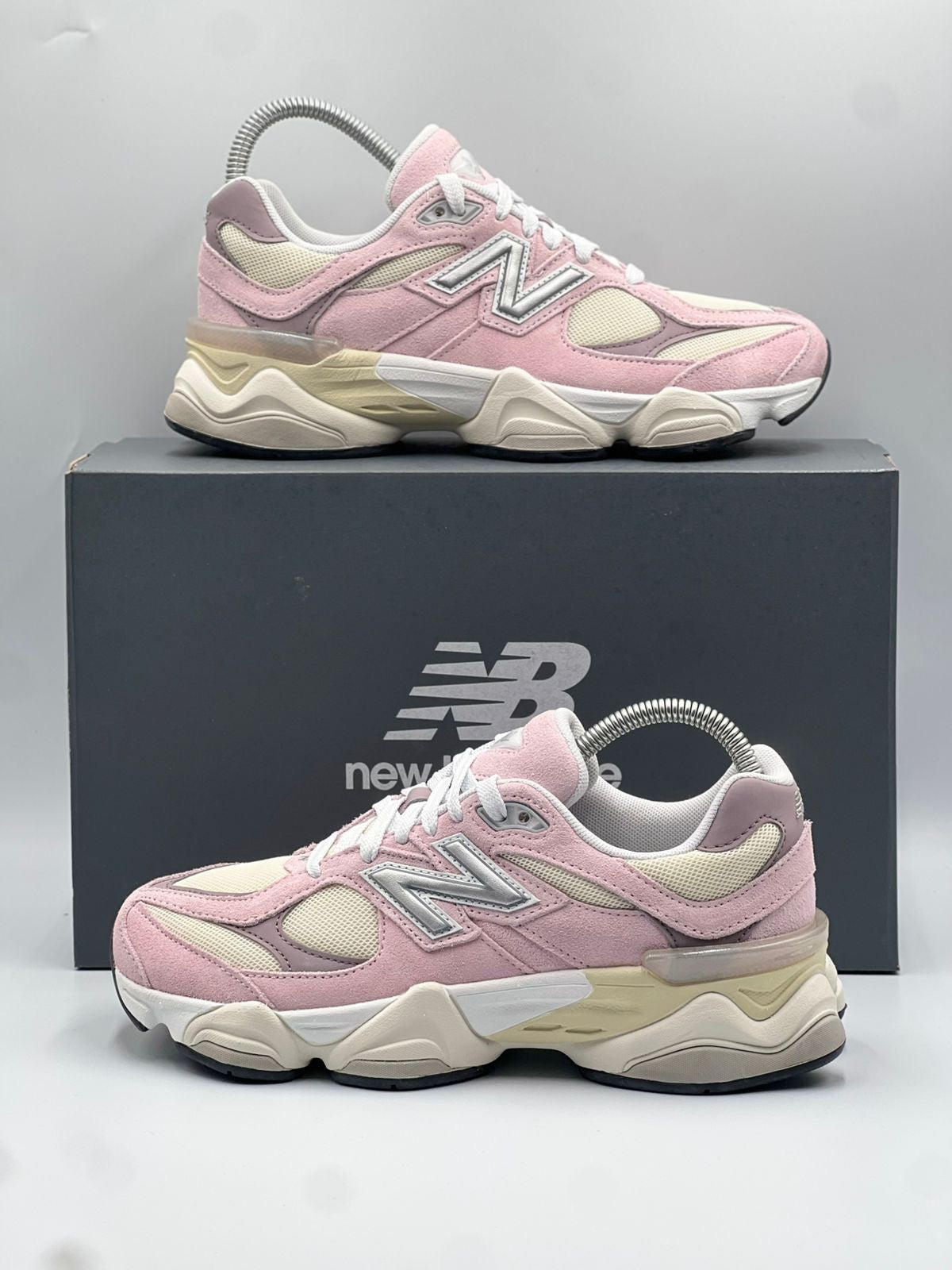 New Balance 9060 Pink