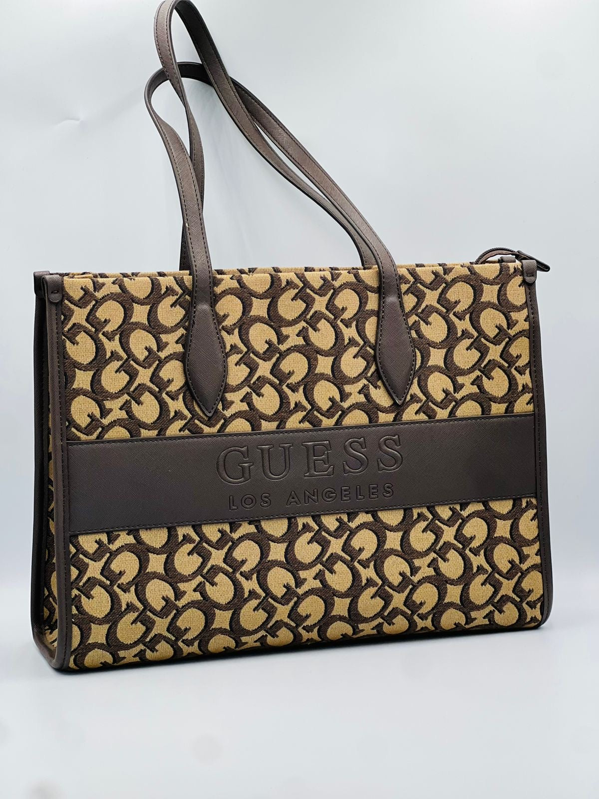 Tote Guess