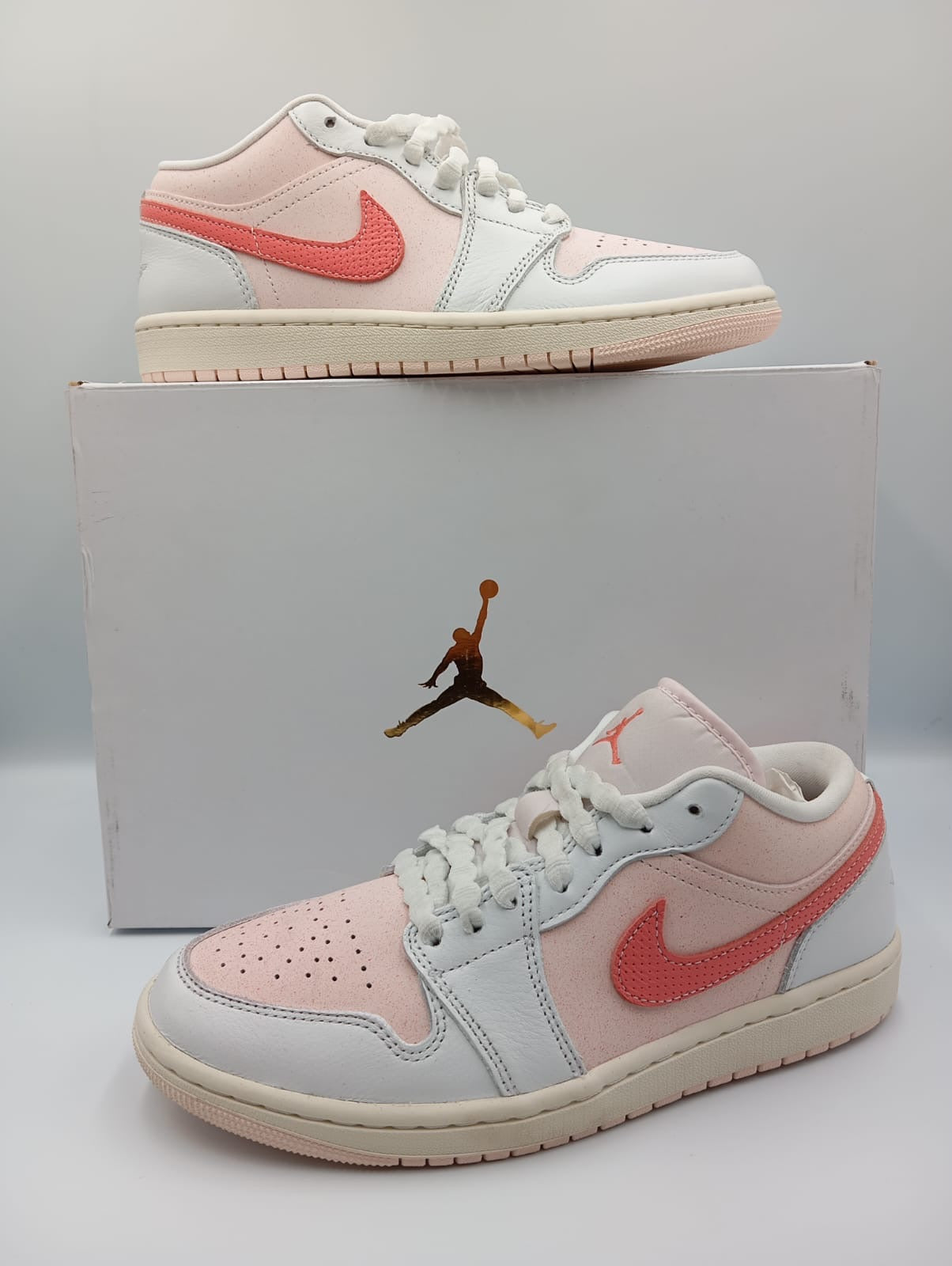 Air Jordan WMNS 1 LOW