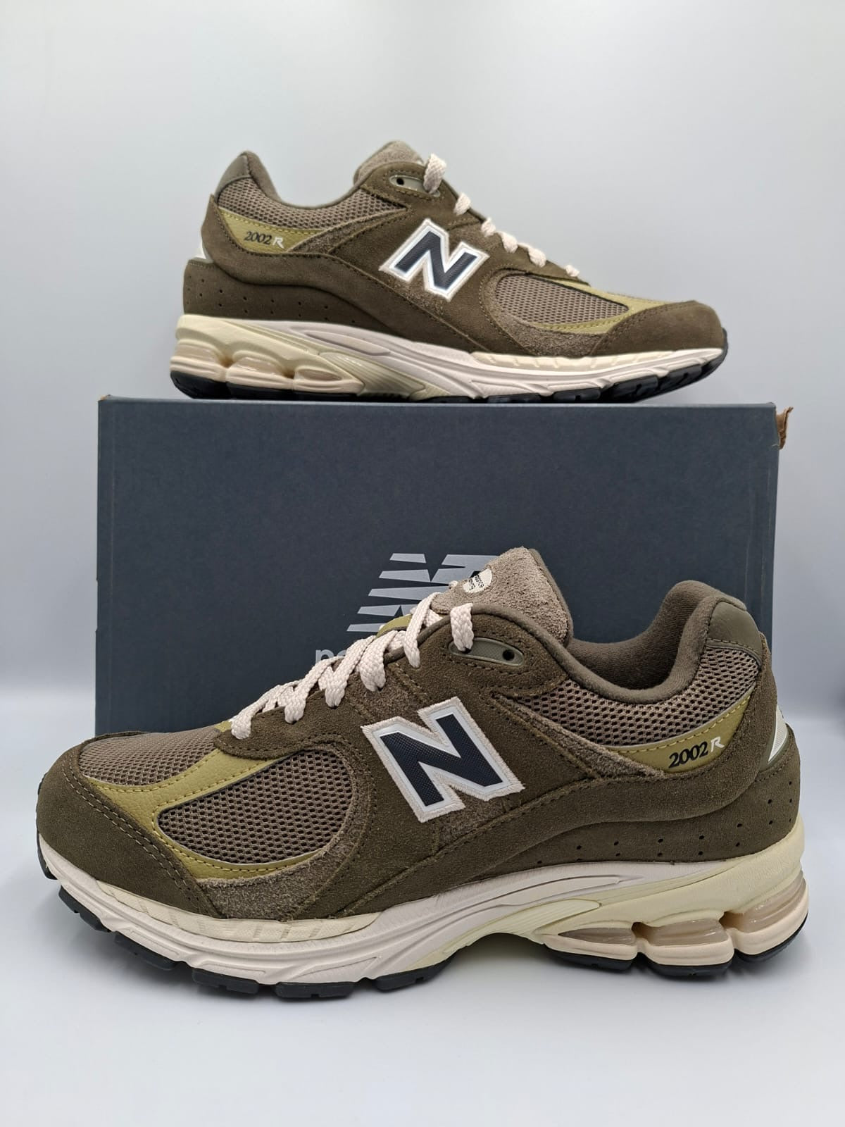 New balance 2002R