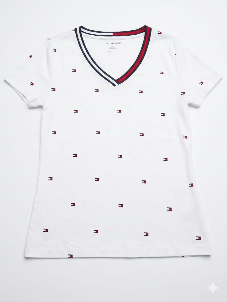 V-Neck Allover Flag Logo T-Shirt
Playera Tommy Hilfiger
