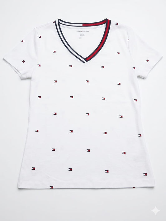 V-Neck Allover Flag Logo T-Shirt
Playera Tommy Hilfiger