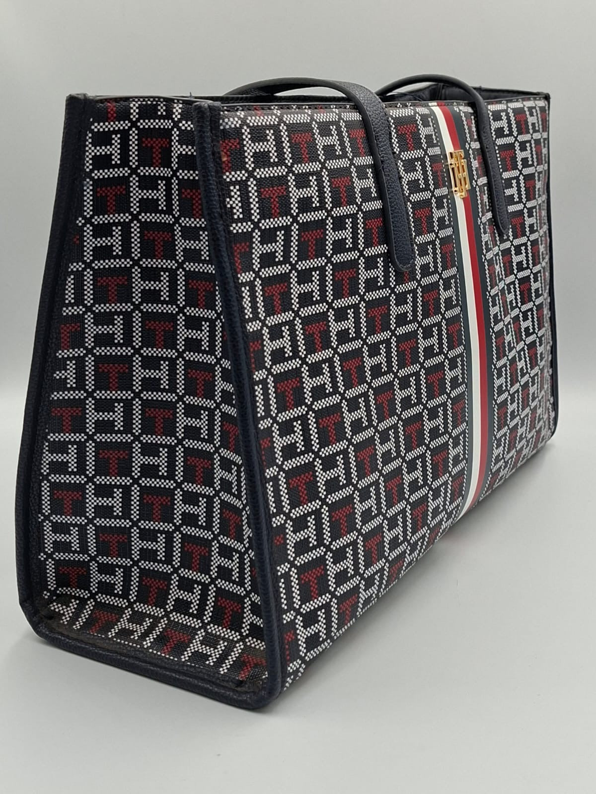 Tommy Tote Iconic