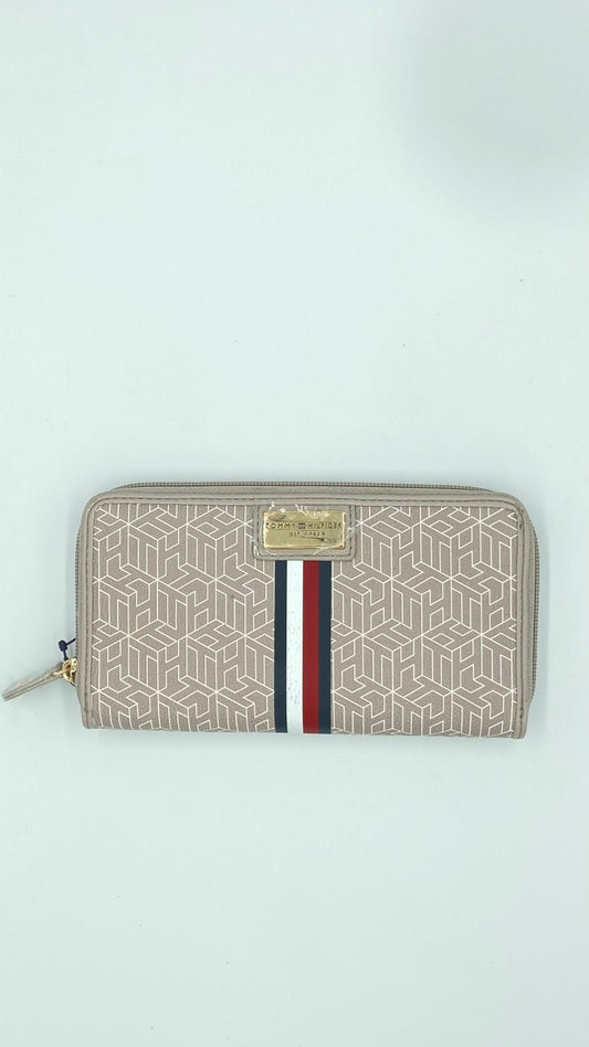Tommy Hilfiger Julia Large Zip Around Wallet