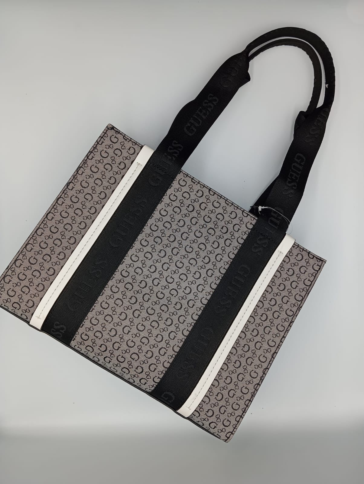 Guess Tote Sv881022