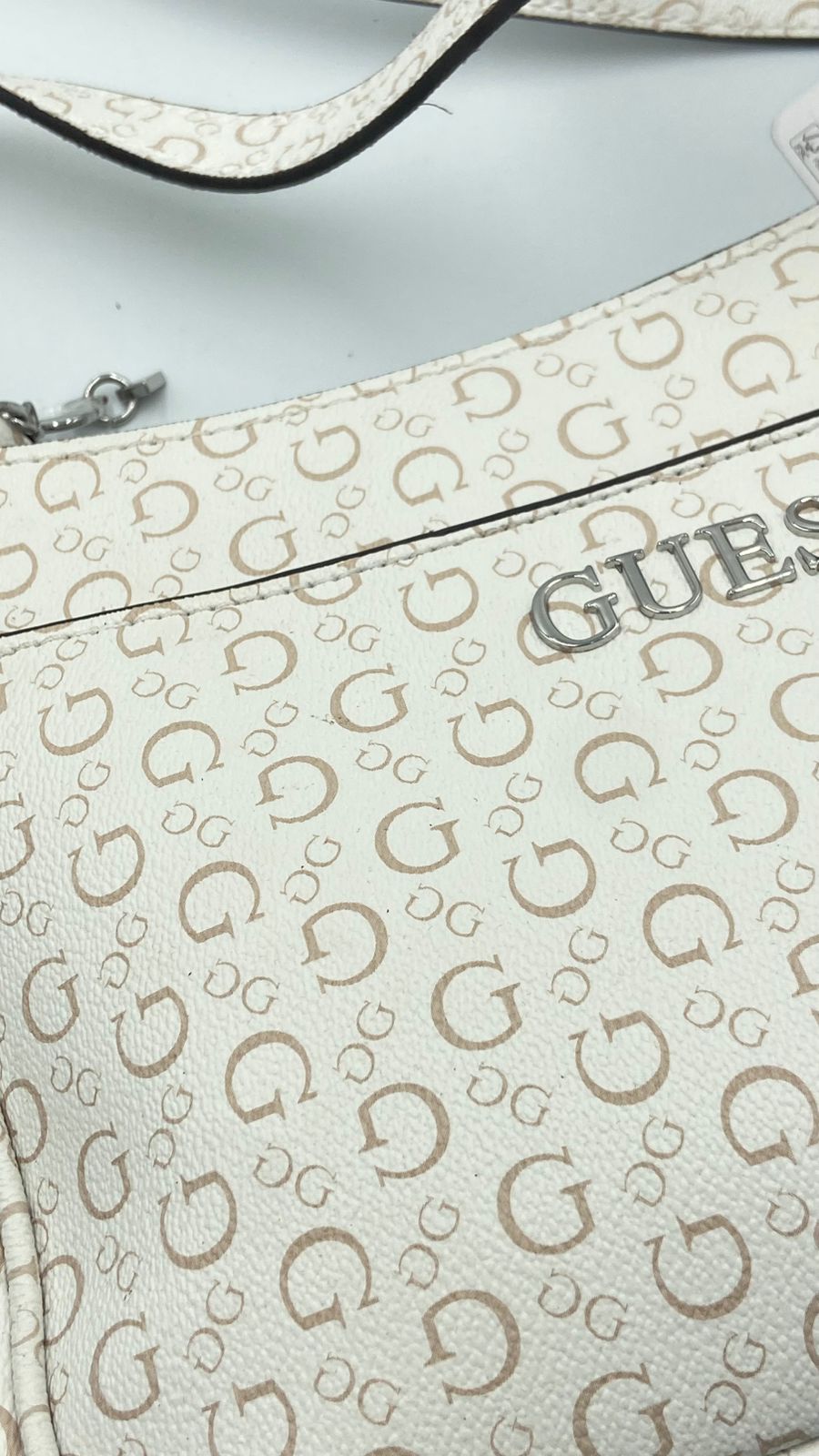 Bolso Guess es el Guess Noelle Zip Shoulder Bag