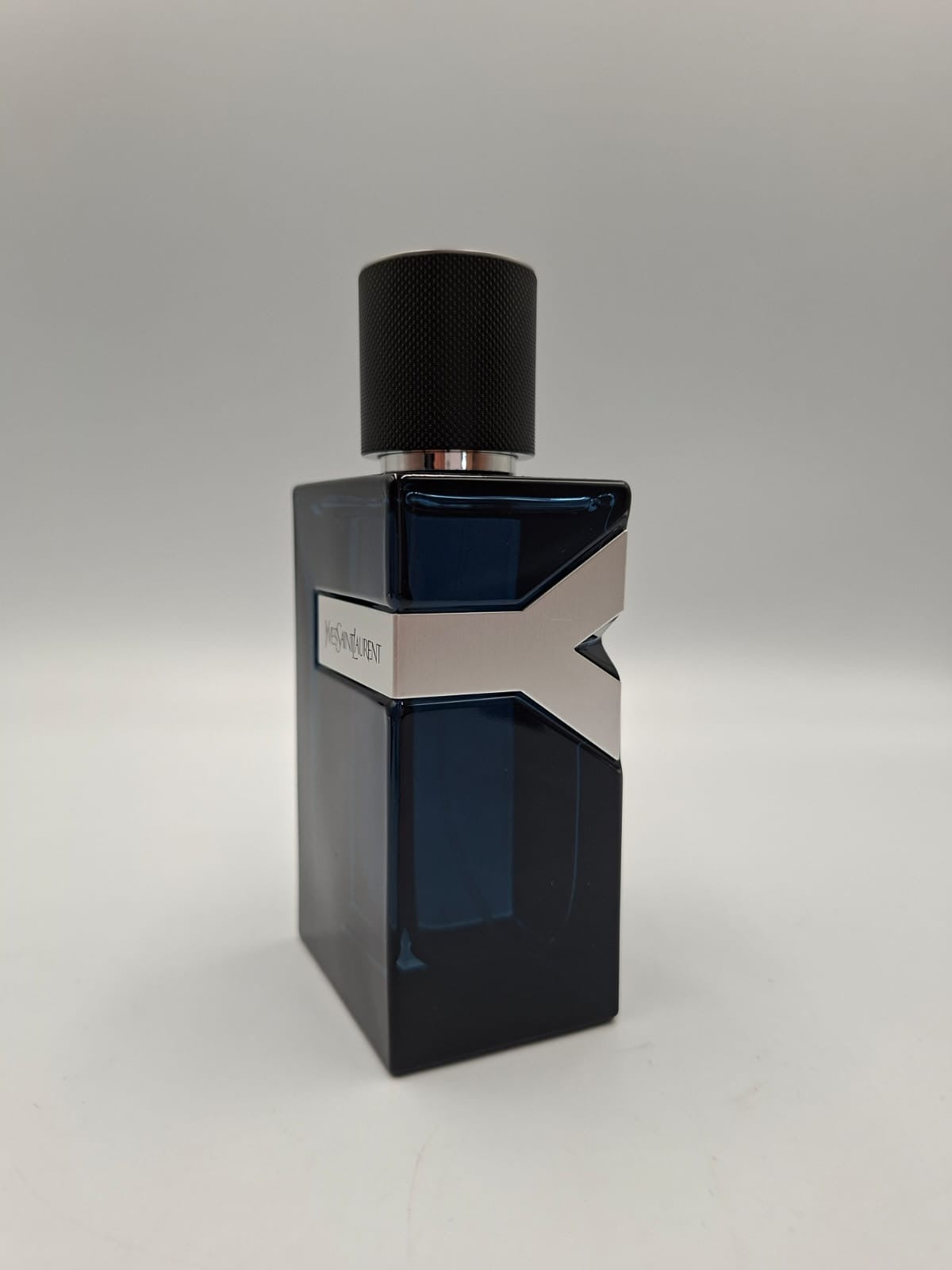 Y de Yves Saint Laurent (YSL) Eau de Parfum Intense en su presentación de 100 ml (3.3 fl oz)