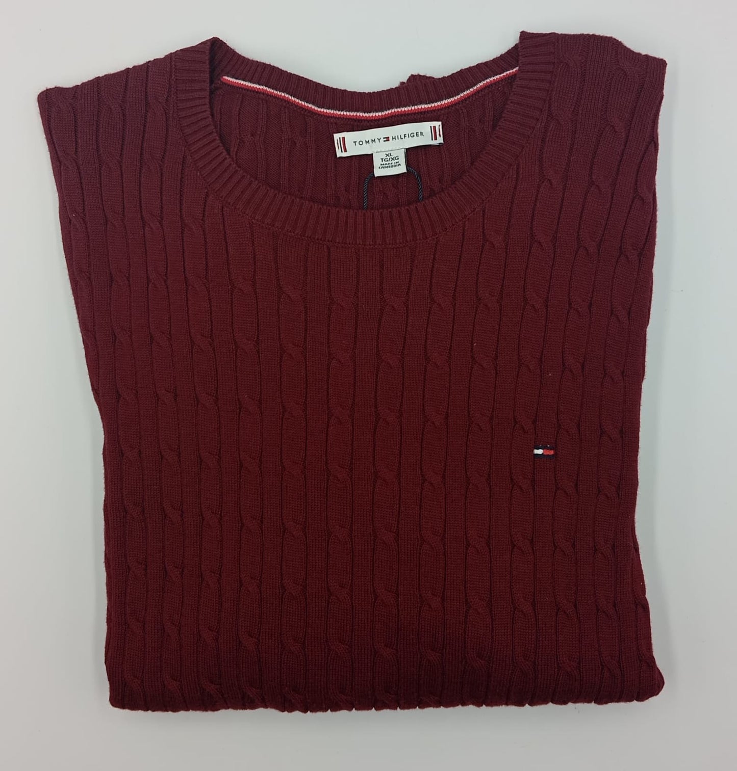 Tommy Hilfiger  Suéter trenzado de cuello redondo para caballero
