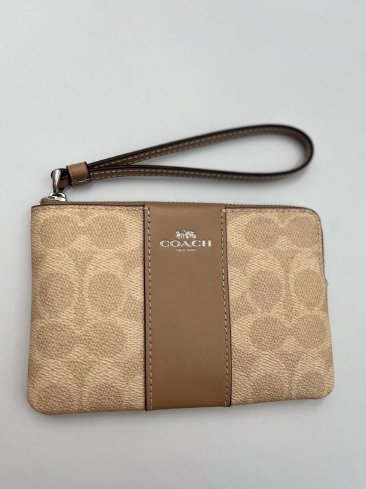 Coach Muñequera Corner Zip Wristlet