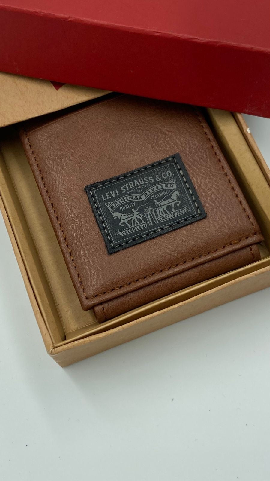 Levi’s Men’s Trifold Wallet With Batwing Patch