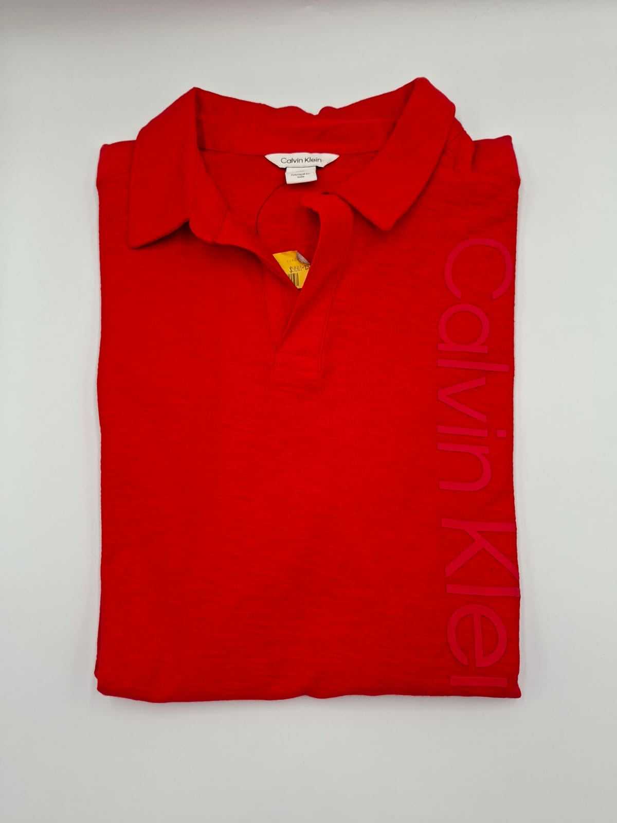 Playera Calvin Klein Jeans con Logotipo en Relieve (Tonal Logo)