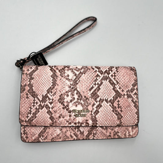 Victoria's Secret  Cartera Python Tech Clutch.