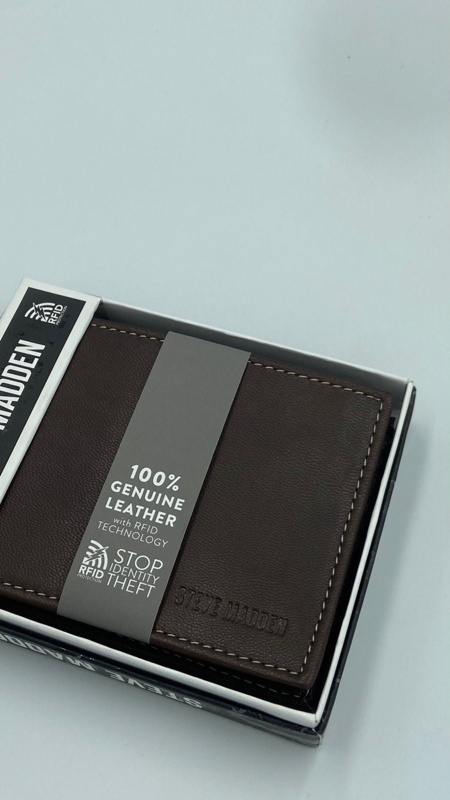 Steve Madden Men's Pebble Leather Passcase Wallet