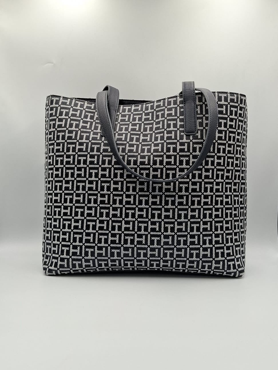 Tommy Hilfiger Thayer Tote