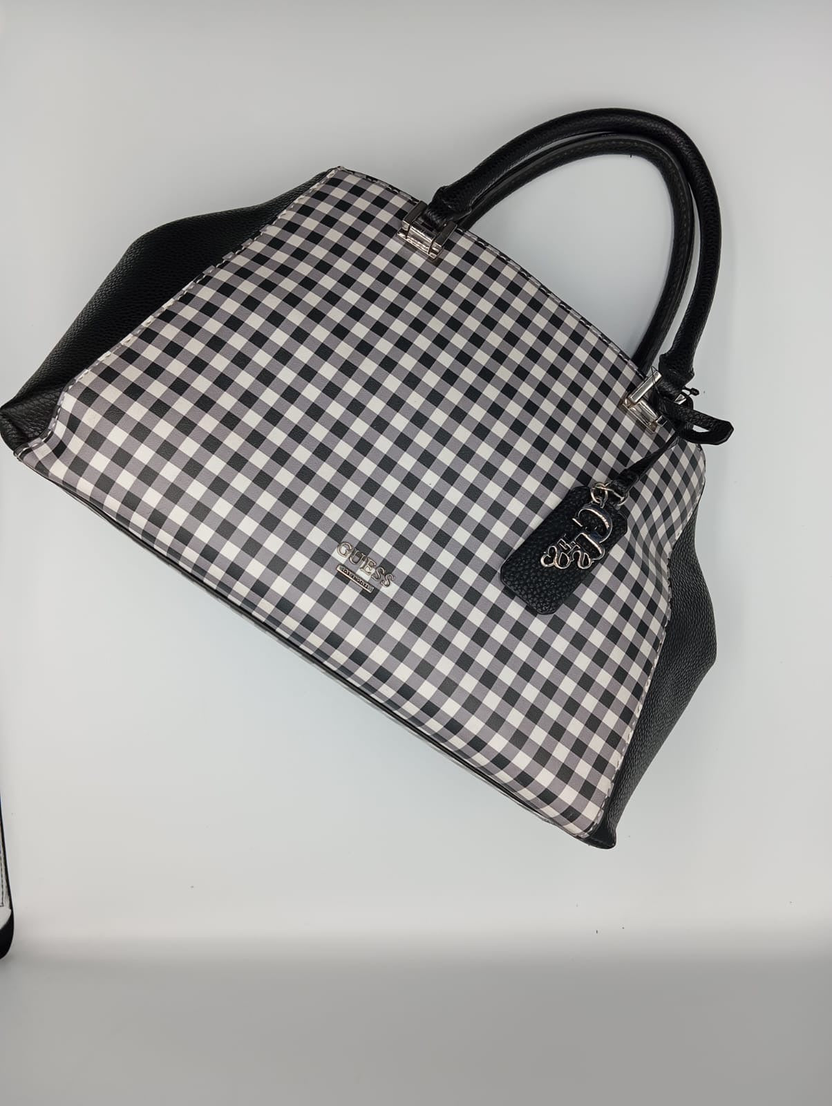Guess Cuadros Negra