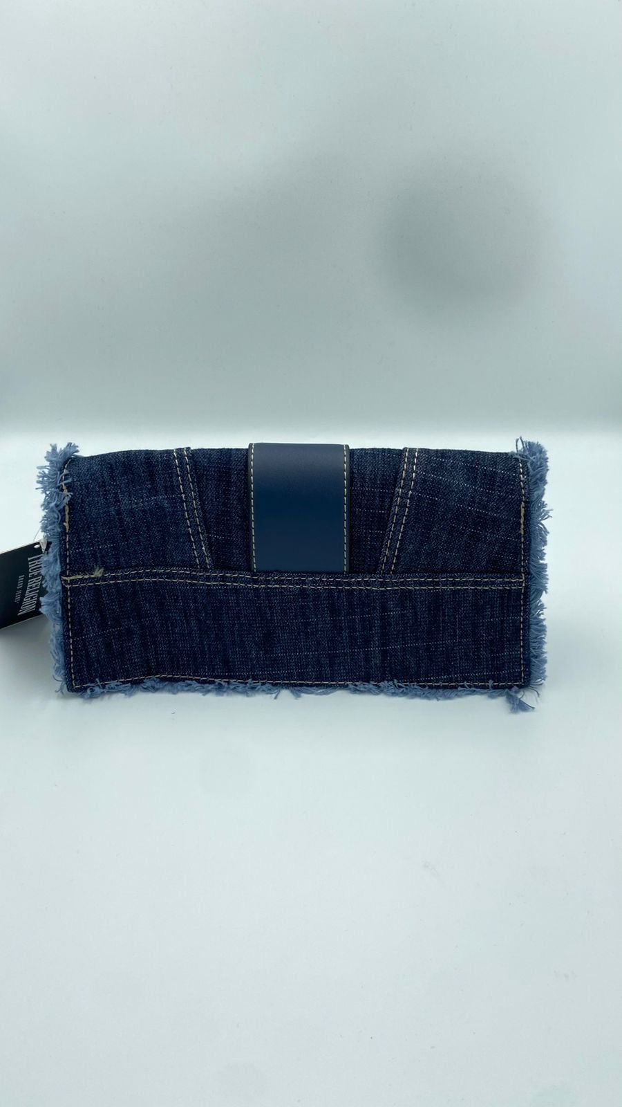 Bolso True Religion Frayed Denim Horseshoe Flap Shoulder Bag