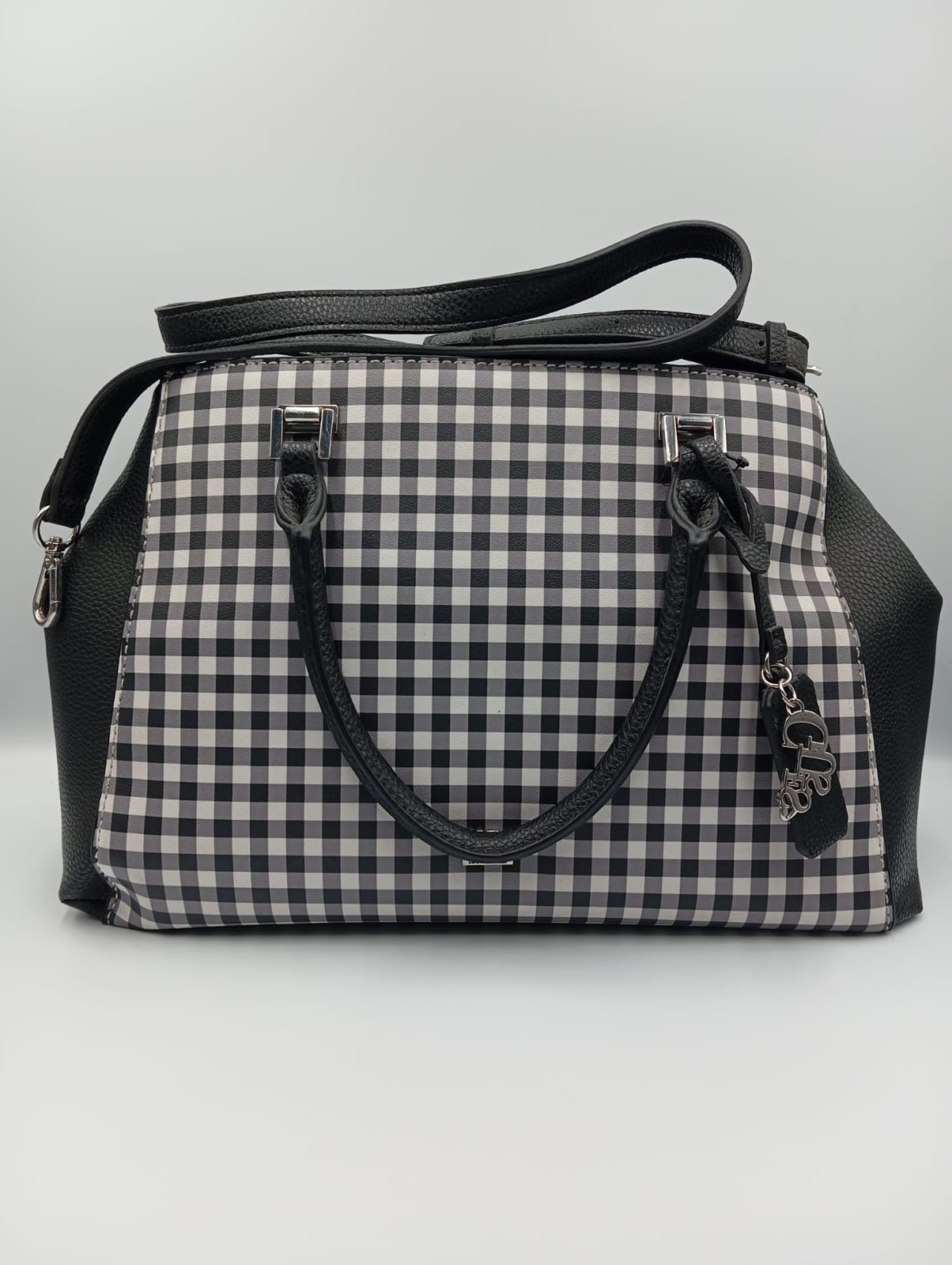 Guess Cuadros Negra