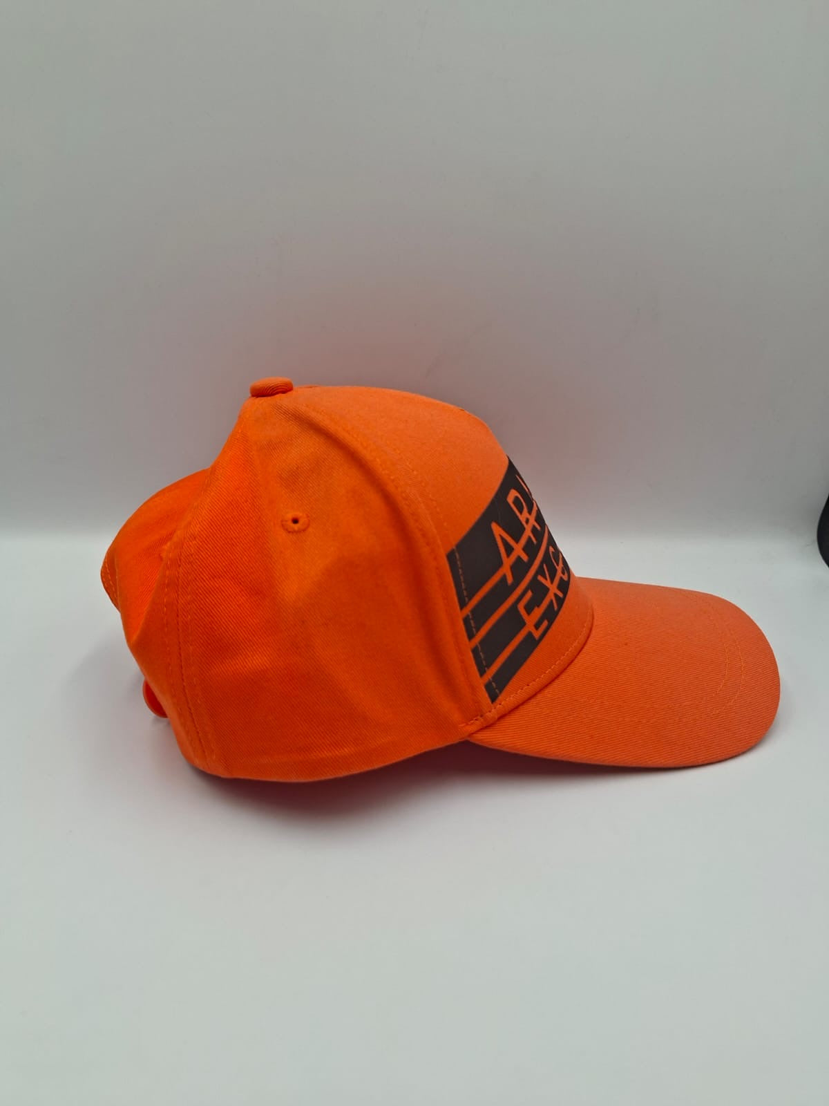 Gorra tipo Trucker o Baseball con Logotipo de FranjaArmani Exchange (A|X)