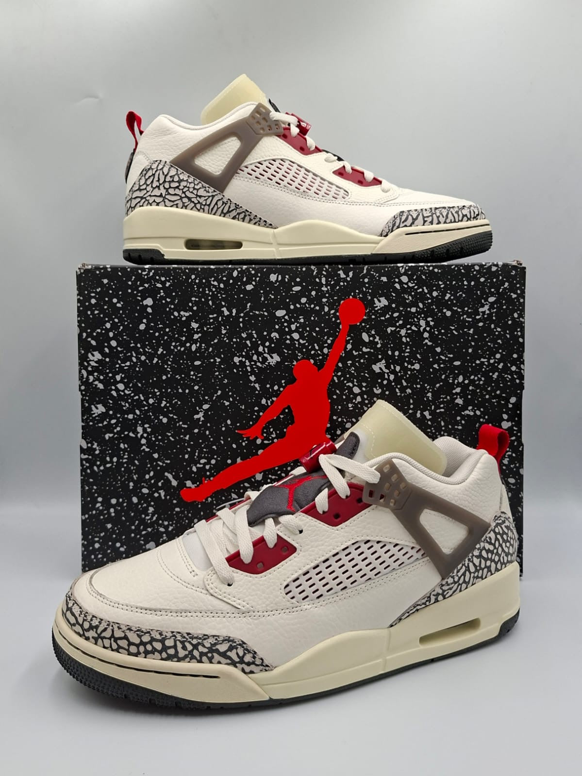 Jordan Spizike Low
