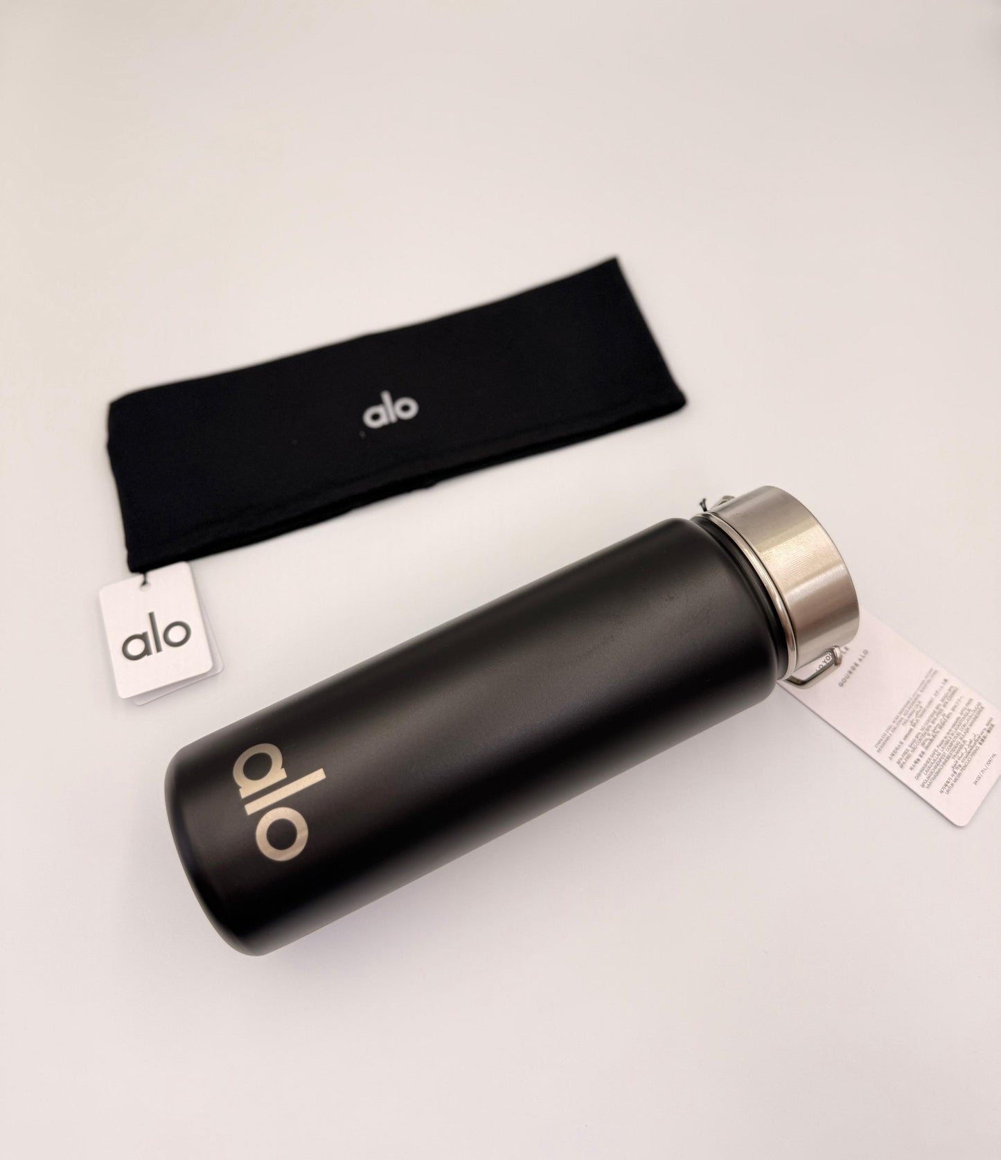 Alo Water Bottle 
710 Ml 
Color negro