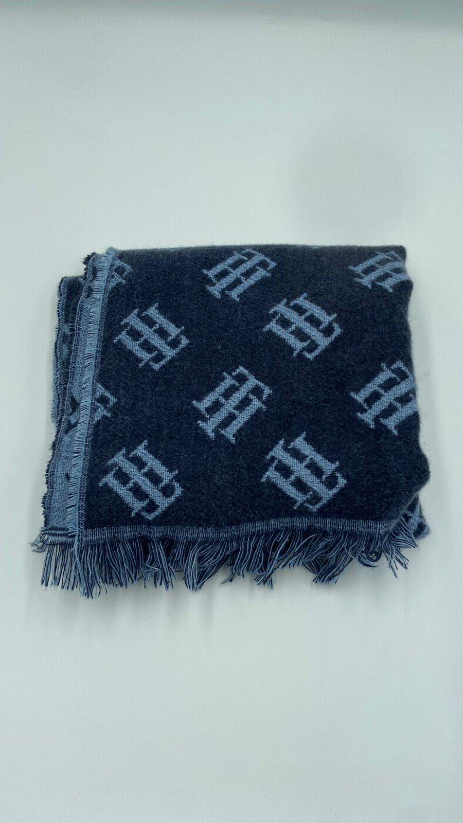 Tommy Hilfiger "Global Stripe"